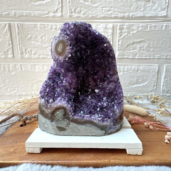 Gorgeous Amethyst Cut Base - Picture 3 of 8